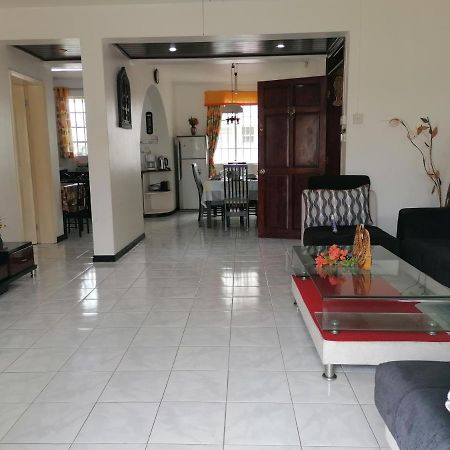 Les Camelias Ground Floor Apartment Flic en Flac Ngoại thất bức ảnh